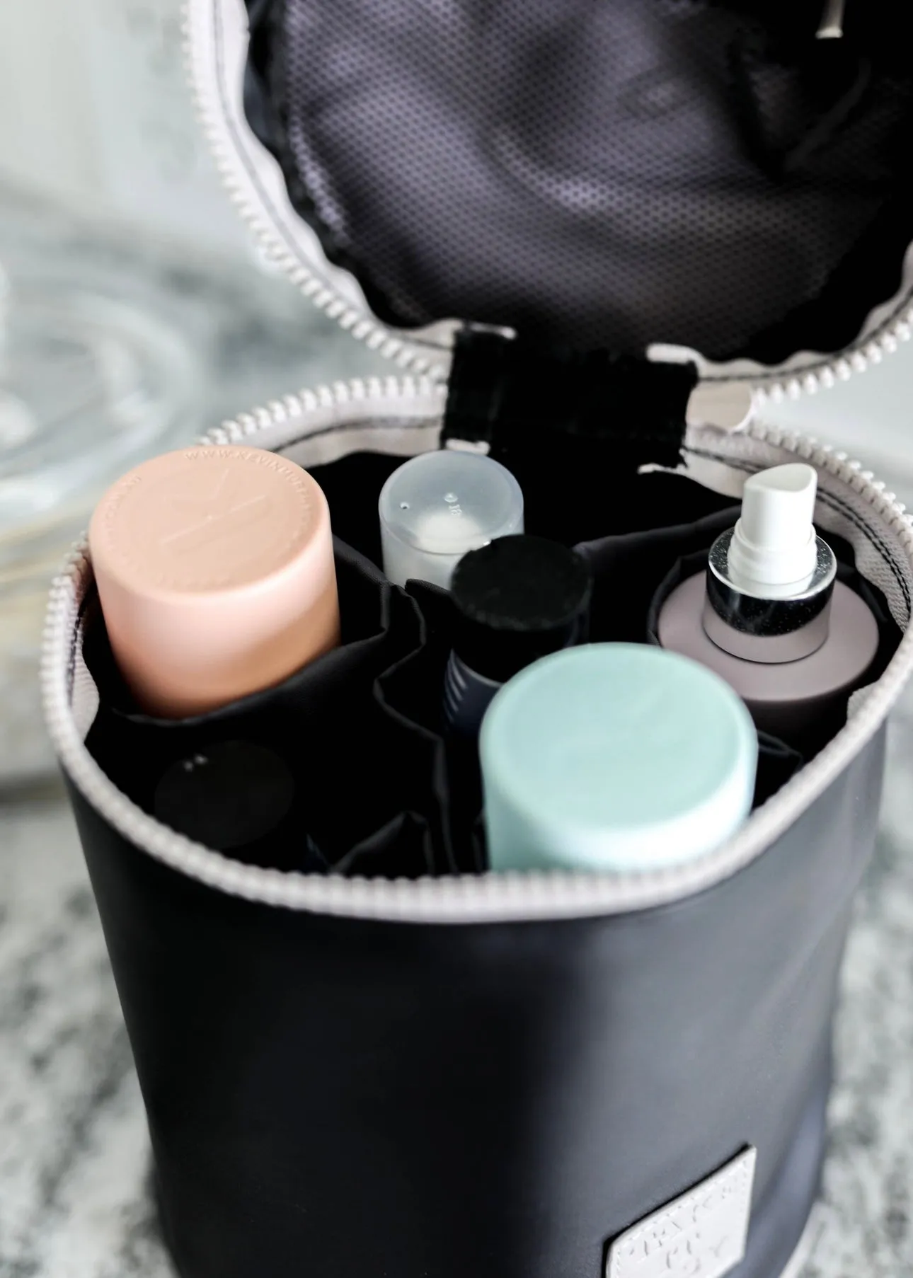 Barrel Organizer Toiletry Bag - Take It Easy (Black)