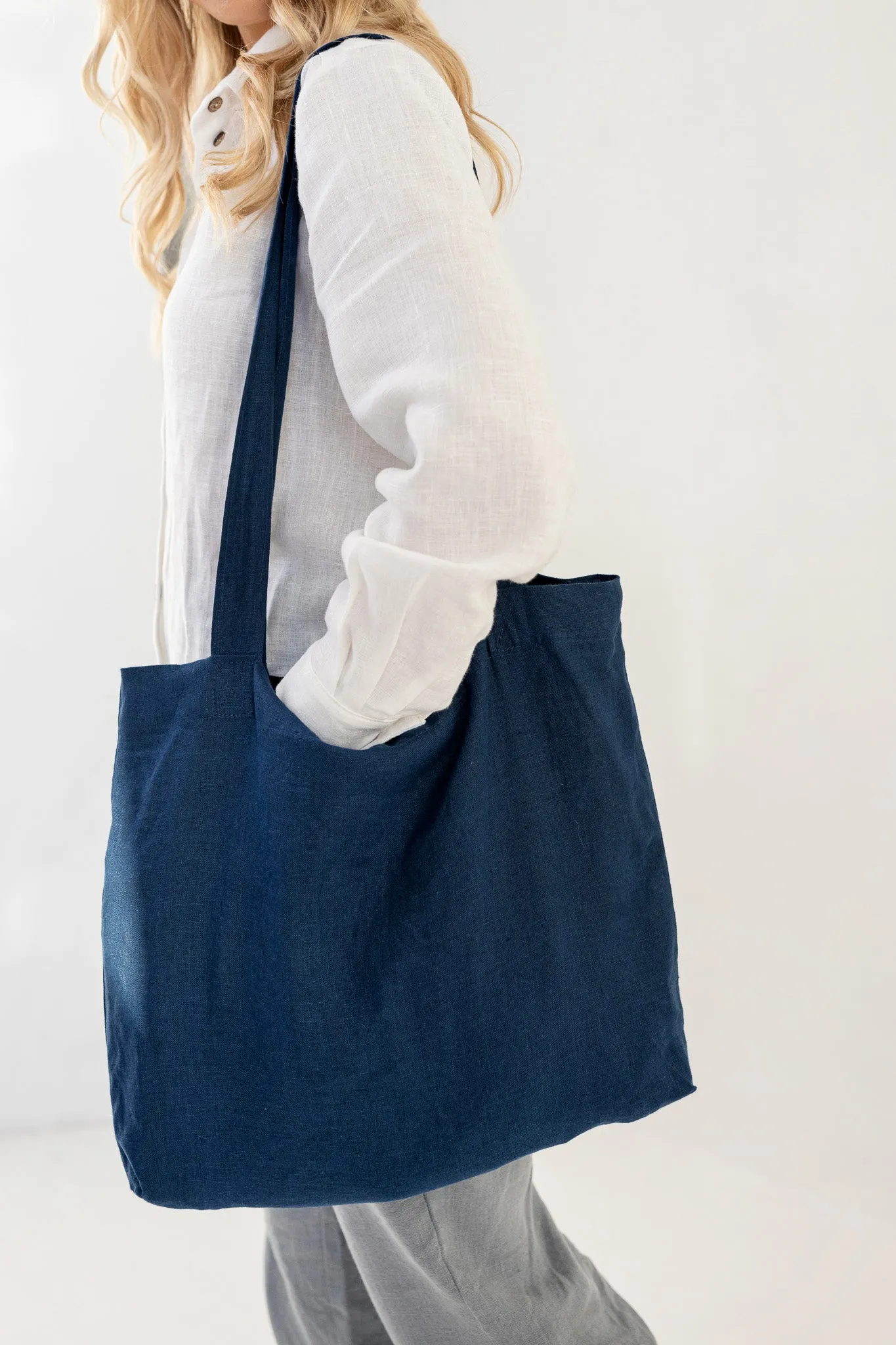 Linen Tote Bag In Midnight Blue