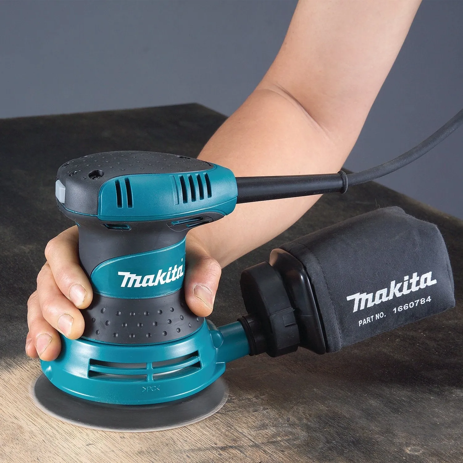 Makita (BO5030K-R) 5" Random Orbit Sander, with Tool Case (Factory Reconditioned)