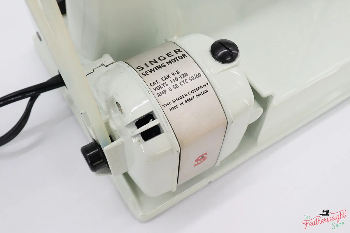 Singer Featherweight 221 Sewing Machine, WHITE EV985***