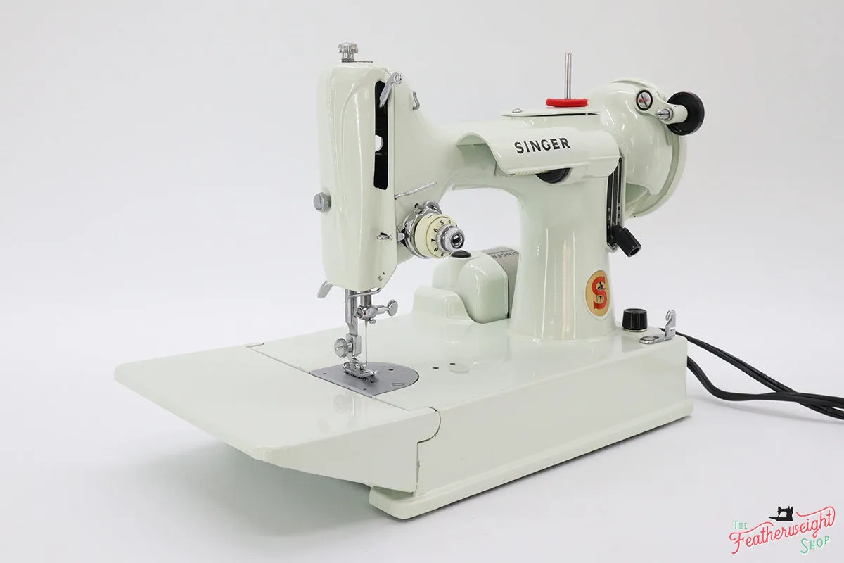 Singer Featherweight 221 Sewing Machine, WHITE EV985***