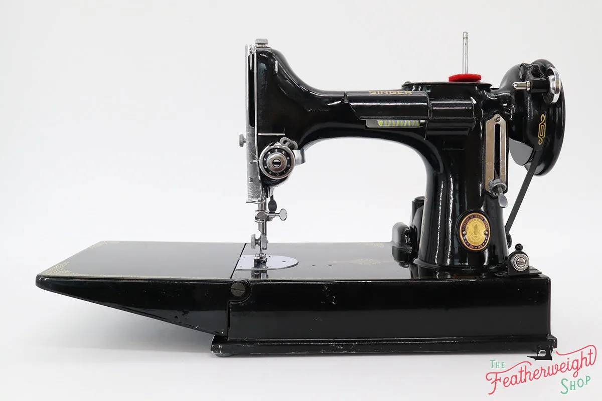 Singer Featherweight 221K Sewing Machine, Centennial! EF7077**