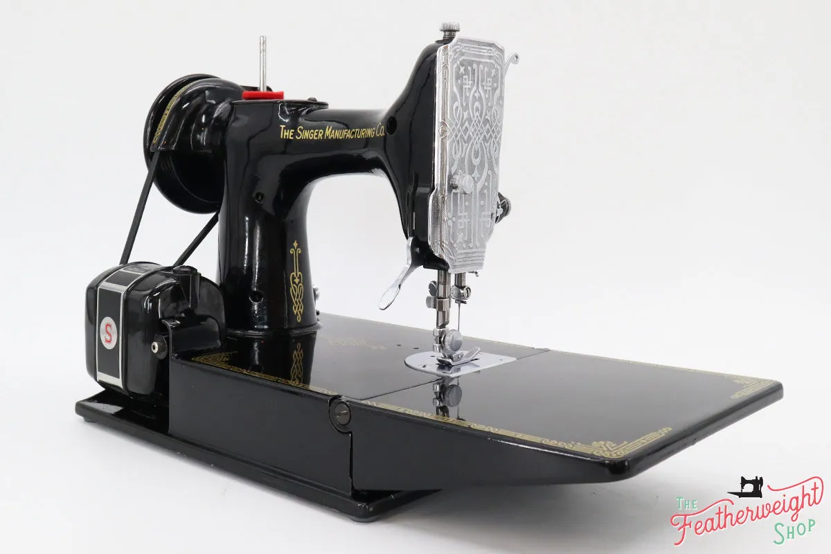 Singer Featherweight 221K Sewing Machine, Centennial! EF7077**