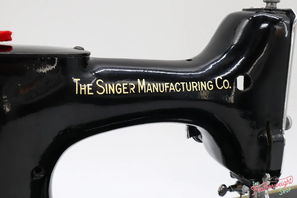 Singer Featherweight 221K Sewing Machine, EH134***